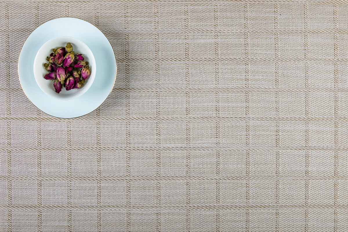 Small pane pattern dining room mat