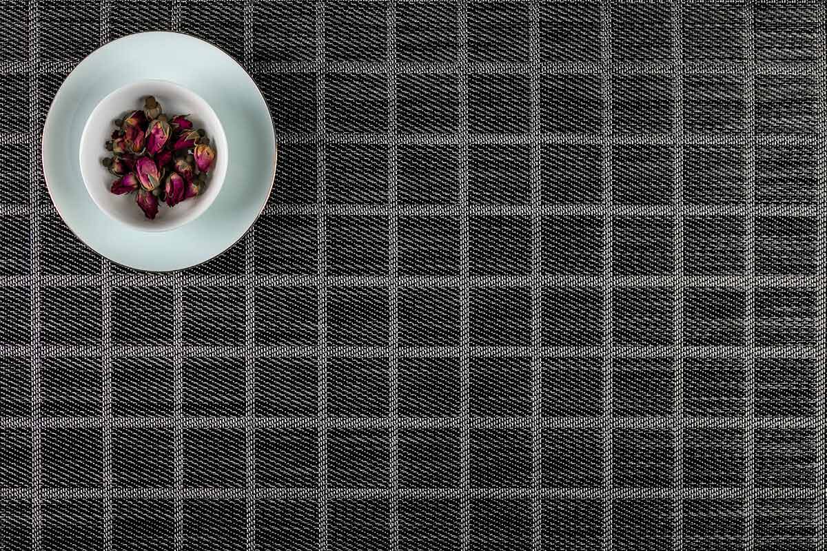 Small pane pattern dining room mat