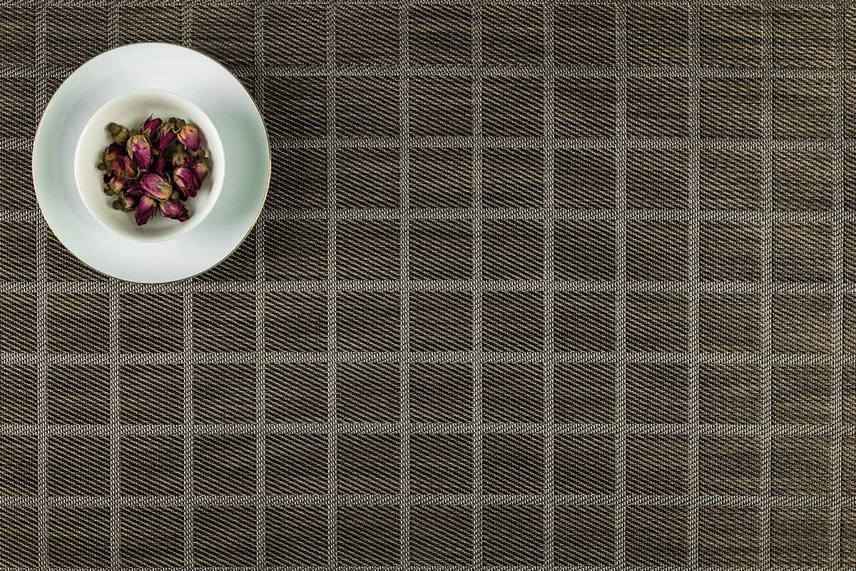 Small pane pattern dining room mat