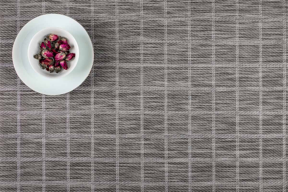 Small pane pattern dining room mat