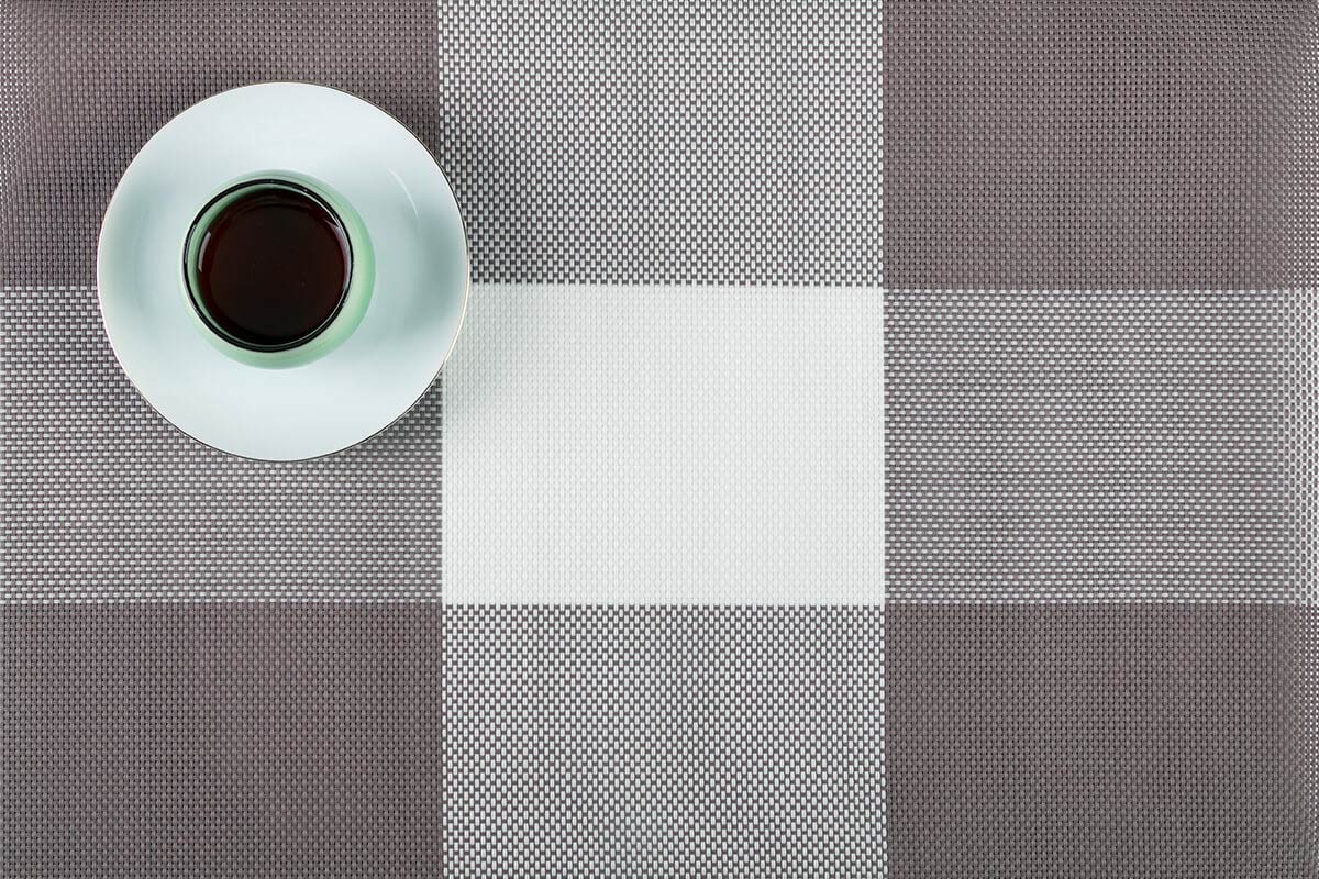 Enclosure of a shape kitchen table mat 